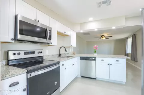 3949 E 27th St, Tucson, AZ 85711 photo 13