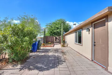 3949 E 27th St, Tucson, AZ 85711 photo 5