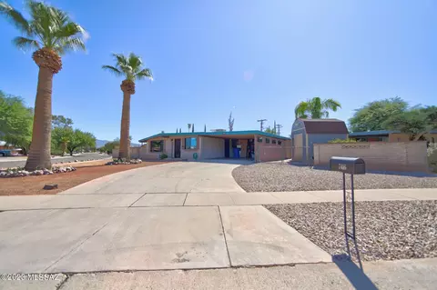 7416 E Random Ridge Dr, Tucson, AZ 85710