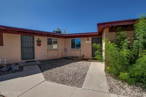 1525 W Roger Rd, Tucson, AZ 85705