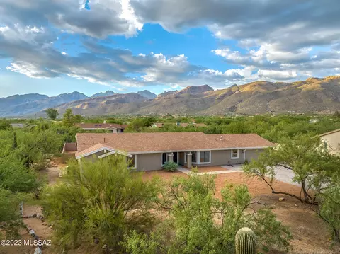 4611 N Shinumo Dr, Tucson, AZ 85749