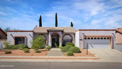 893 N Dusenburg Ave, Tucson, AZ 85748