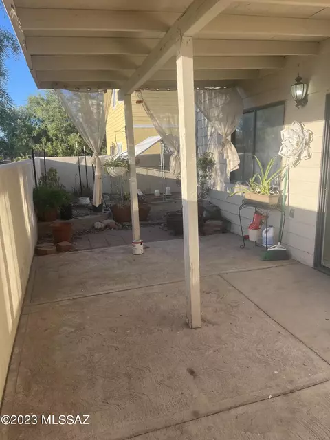 844 W Thurber Rd, Tucson, AZ 85705