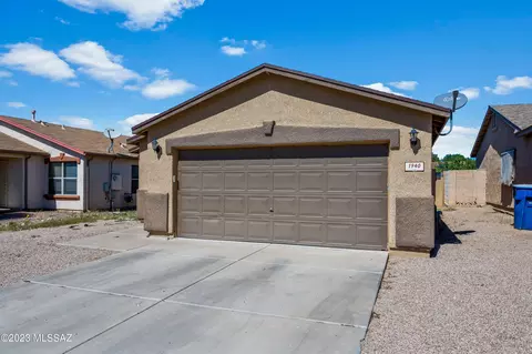1940 W Nava Dr, Tucson, AZ 85746