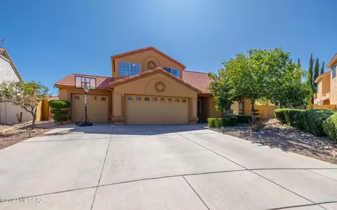 981 W Graythorn Pl, Tucson, AZ 85737