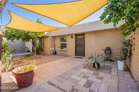 7704 E Kenyon Dr, Tucson, AZ 85710