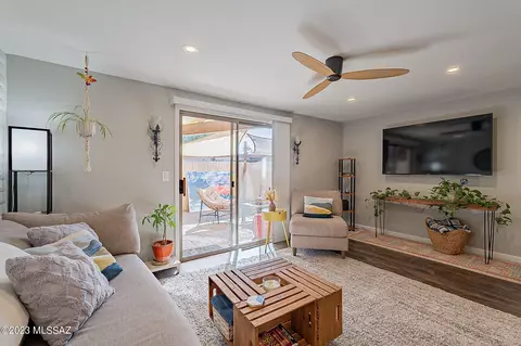 7704 E Kenyon Dr, Tucson, AZ 85710 photo 8