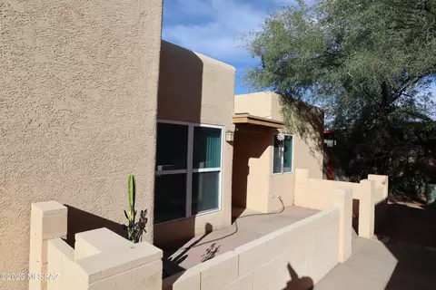 3333 E Water St #B, Tucson, AZ 85716