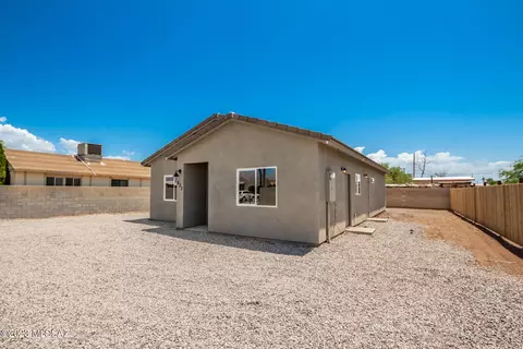 633 W Pelaar Dr, Tucson, AZ 85705