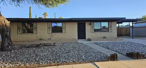 1545 S Rocky Mountain Dr, Tucson, AZ 85710