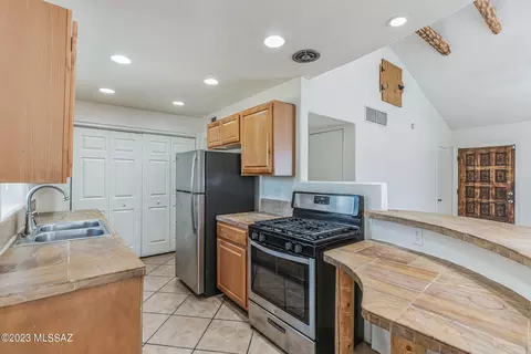 5541 E 24th St, Tucson, AZ 85711 photo 9