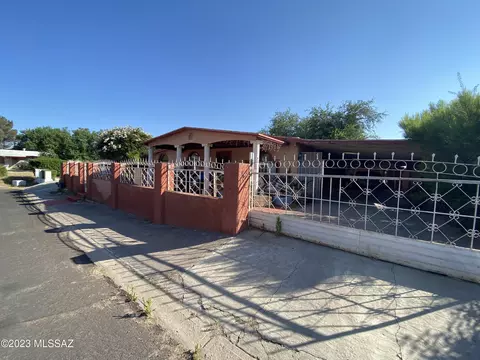 518 E Placita Melody, Nogales, AZ 85621