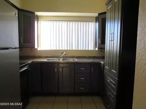 342 W American Loop W, Nogales, AZ 85621 photo 3