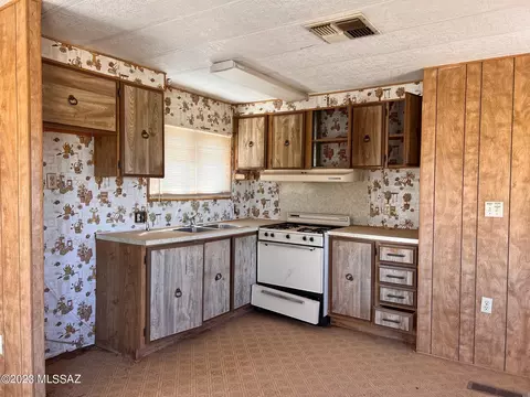 6248 E Apache Dr, Pearce, AZ 85625 photo 2