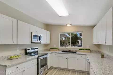 642 S Stanford Pl, Tucson, AZ 85710