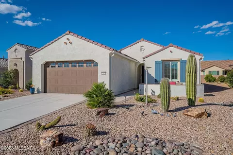 2445 E Josephine View Dr, Green Valley, AZ 85614