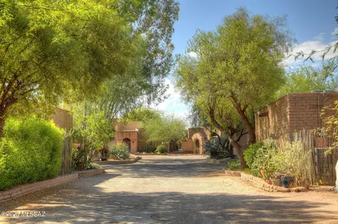 5074 E Fort Lowell Rd, Tucson, AZ 85712