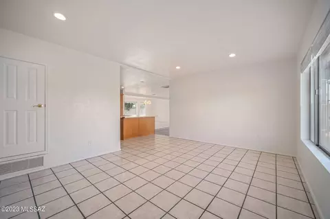 2202 E Honeysuckle St, Tucson, AZ 85706 photo 5