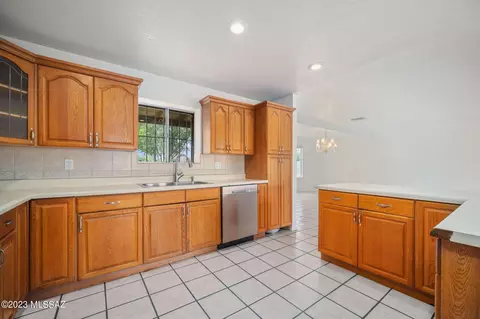 2202 E Honeysuckle St, Tucson, AZ 85706 photo 9