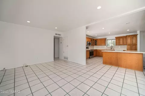 2202 E Honeysuckle St, Tucson, AZ 85706 photo 7