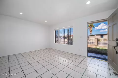 2202 E Honeysuckle St, Tucson, AZ 85706 photo 6