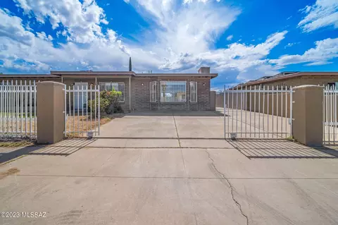 2202 E Honeysuckle St, Tucson, AZ 85706 photo 4