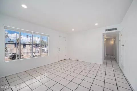 2202 E Honeysuckle St, Tucson, AZ 85706 photo 8