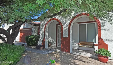 4863 E Starpoint St, Tucson, AZ 85756 photo 2