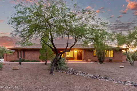 6025 W Bridle Way, Tucson, AZ 85743