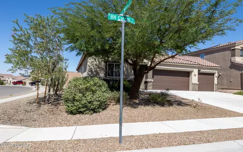 620 S Bh Carrol Pl, Vail, AZ 85641