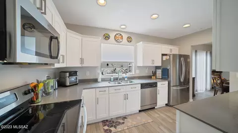 38060 S Desert Star Dr, Tucson, AZ 85739