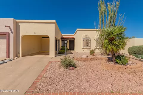 766 W Paraiso Pl, Green Valley, AZ 85614