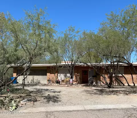 6725 E Opatas St, Tucson, AZ 85715