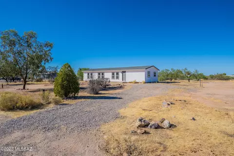 11950 W Carry Ln, Tucson, AZ 85735