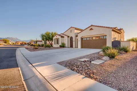 511 N Hale Dr, Green Valley, AZ 85614