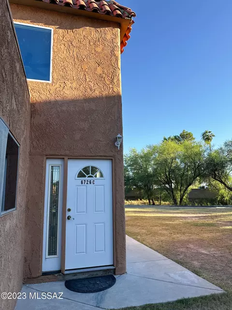 6726 E Calle La Paz, Tucson, AZ 85715