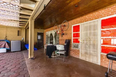 141 E Mojave Rd, Tucson, AZ 85705 photo 2