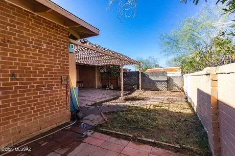 141 E Mojave Rd, Tucson, AZ 85705 photo 4