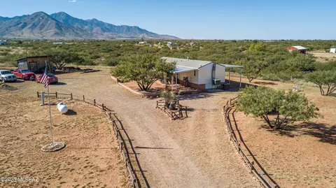 11520 S Apache Sky Rd, Hereford, AZ 85615