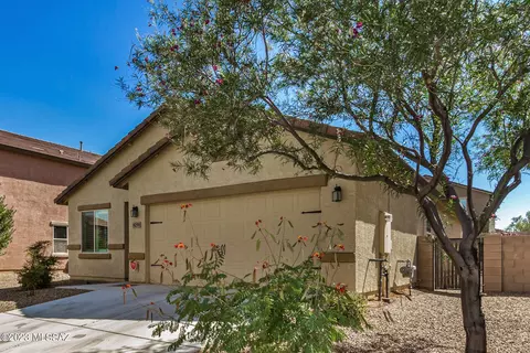 8259 W Screech Owl Dr, Tucson, AZ 85757