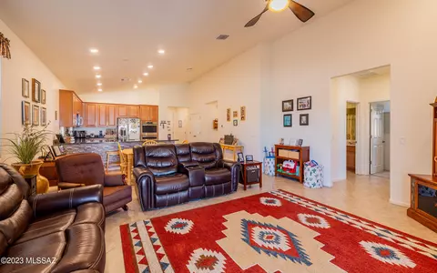 10799 E Franklin Falls Way, Vail, AZ 85641 photo 4