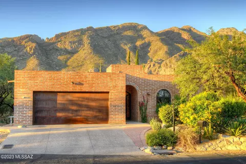4725 E Quail Creek Dr, Tucson, AZ 85718