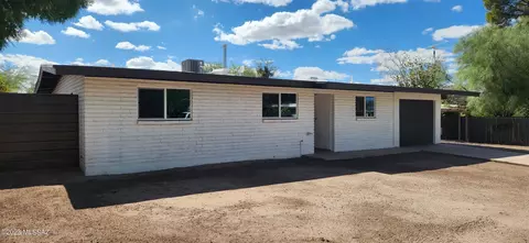 2031 W Hadley St, Tucson, AZ 85705