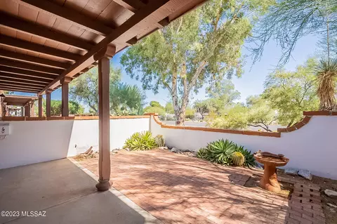 484 S La Canada Dr #A, Green Valley, AZ 85614