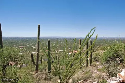 5464 N Falcon Crest Pl, Tucson, AZ 85749