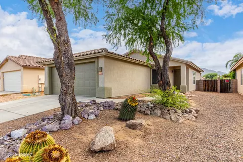 8866 N Majestic Mountain Dr, Tucson, AZ 85742