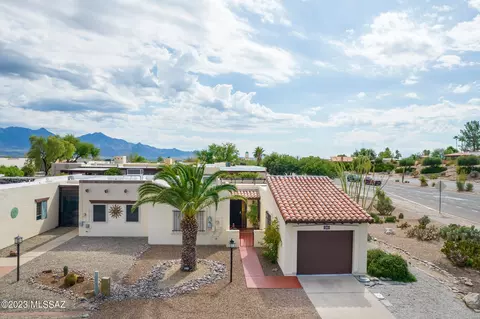 1551 W Calle Mendoza, Green Valley, AZ 85622