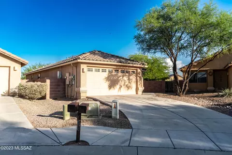 7372 E Weeping Willow Dr, Tucson, AZ 85756
