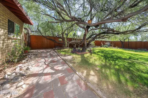 11242 E Prospect Ln, Tucson, AZ 85749 photo 3