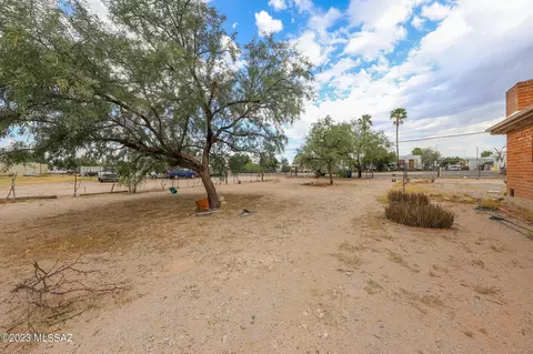 402 E Corona Rd, Tucson, AZ 85756 photo 17